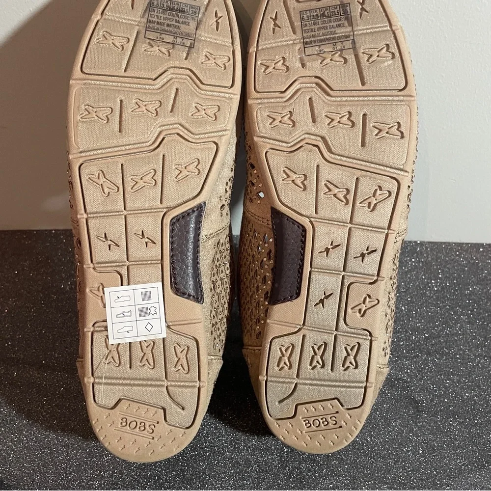 $⬇️  (NWOT). BOBS from Skechers™ - Picture 8 of 9
